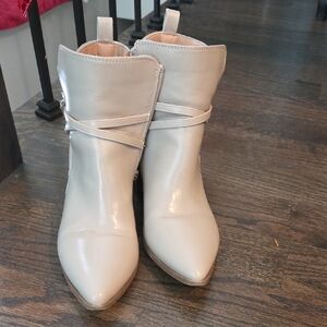 Elegant Cream Ankle Boots Journee